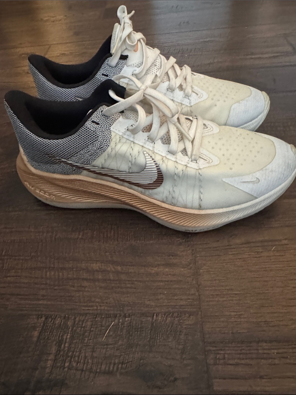 Nike Women’s Cream and gold Athletic Running Shoes zoom winflo